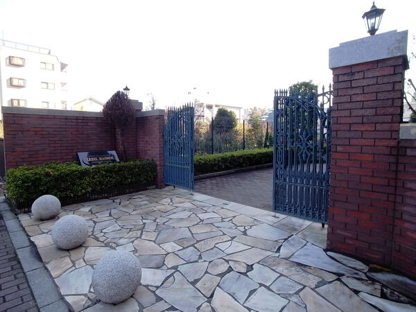 【レクセルマンション西国分寺】エントランス 【レクセルマンション西国分寺】エントランス