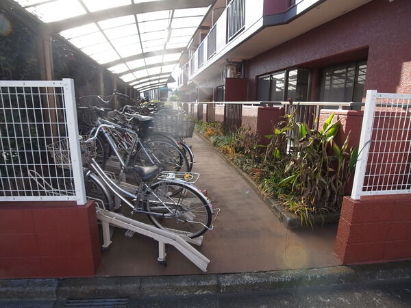 【セザール新座】駐輪場