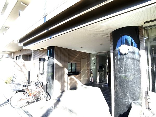 【東急クリエール川口戸塚】マンションエントランス