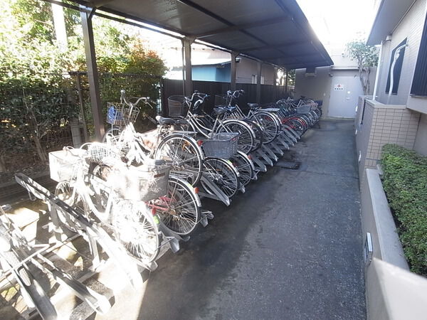 【東急クリエール川口戸塚】駐輪場