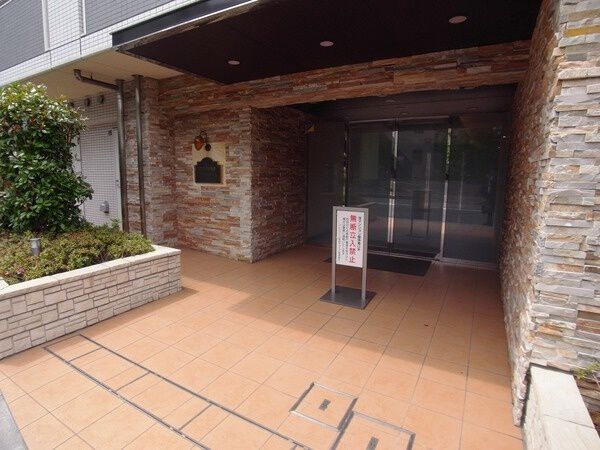 【パレステージ町田サウスト】エントランス 【パレステージ町田サウスト】エントランス