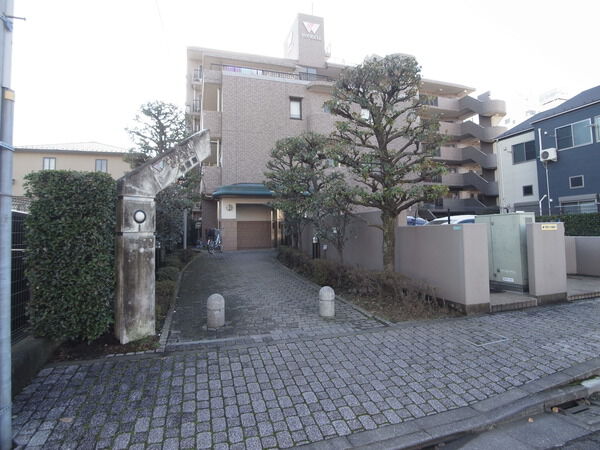 【ウィンベルコーラス相模原】マンション正面入口