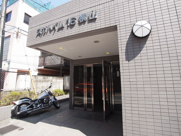 【スガハイム１６横山】エントランスでございます