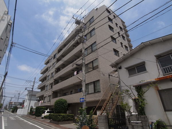 【ライオンズマンション相模原第10】外観写真でございます