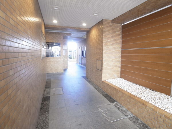 【ライオンズマンション相模原第3】マンションエントランス 【ライオンズマンション相模原第3】マンションエントランス
