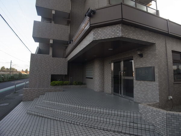 【ライオンズマンション相模原第5】エントランス 【ライオンズマンション相模原第5】エントランス