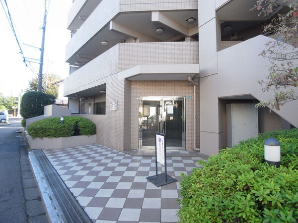 【ヴィラ西橋本】エントランス入口 【ヴィラ西橋本】エントランス入口
