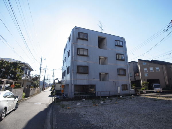 【ロイヤル西橋本】外観写真でございます 【ロイヤル西橋本】外観写真でございます