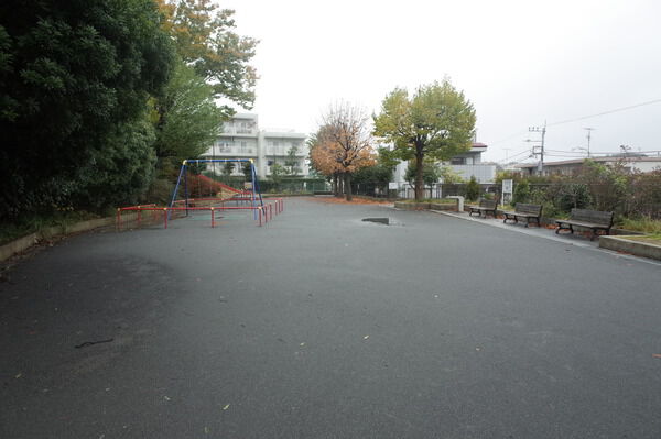 【東寺尾ヒルズ８４】現地付近公園