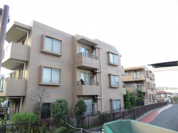 【ライフヴィラ長津田】外観写真 【ライフヴィラ長津田】外観写真