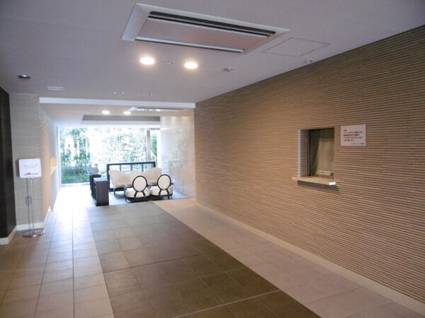 【オーベル大船マークスコート】エントランスホール 【オーベル大船マークスコート】エントランスホール