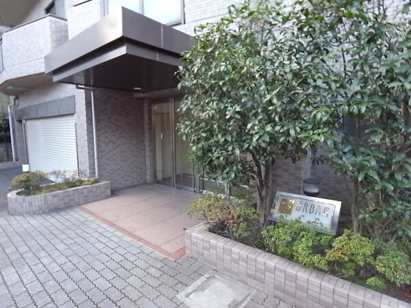 【ナイスアーバン大井】エントランス 【ナイスアーバン大井】エントランス