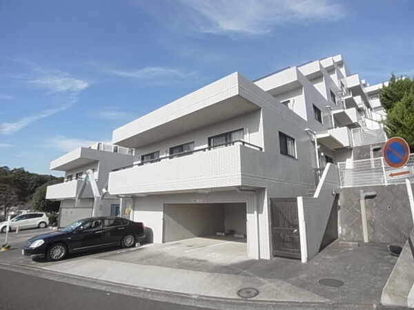 【ベルフラワー東戸塚】外観写真