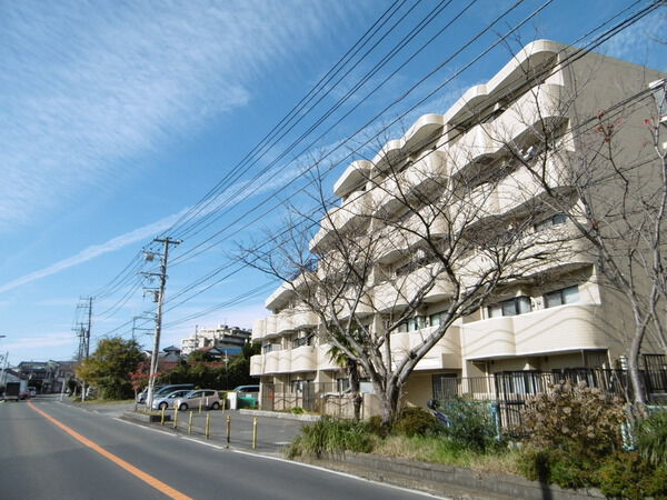 【ライオンズマンション湘南秋谷】外観写真