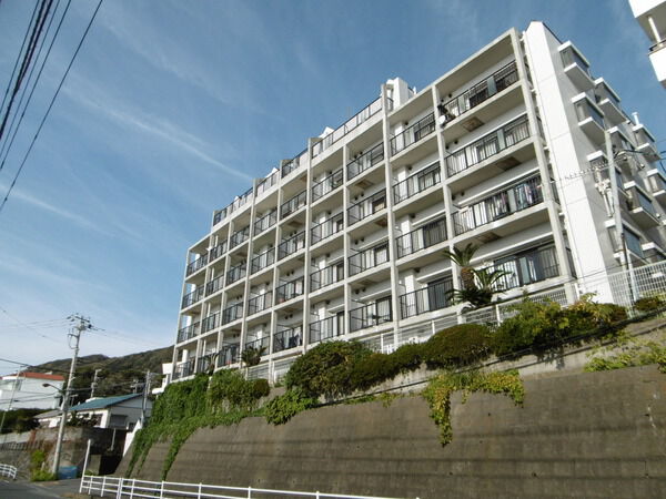 【ライオンズマンション長者ヶ崎海岸】外観写真