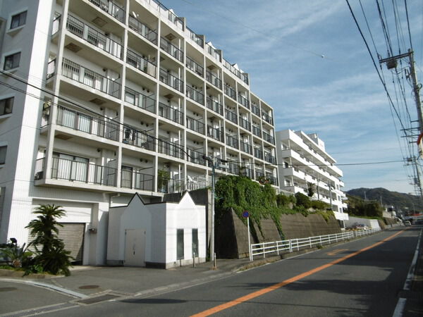 【ライオンズマンション長者ヶ崎海岸】外観写真