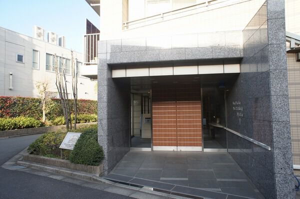 【ライオンズマンション武蔵国分寺】エントランス