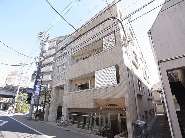 ユニアスコスモエイト