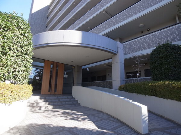 【アルカサル武蔵小金井】エントランス(外) 【アルカサル武蔵小金井】エントランス(外)