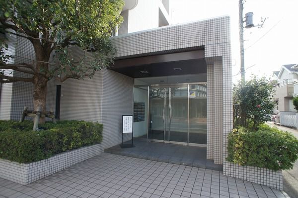 【国分寺北シティハウス】マンションエントランス前 【国分寺北シティハウス】マンションエントランス前