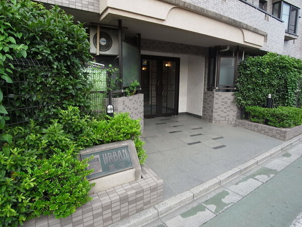 【ナイスアーバン国立】エントランス 【ナイスアーバン国立】エントランス