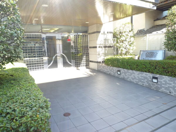 【ライオンズマンション八王子南町】外観写真