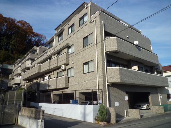 【ライオンズマンション高尾】外観写真