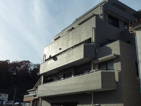 【ライオンズマンション高尾】外観写真