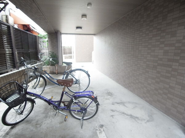 【パークウェル荻窪】駐輪場