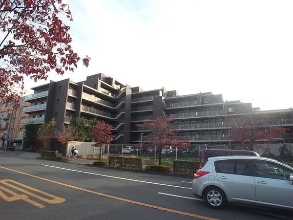 【カサーレ三鷹】外観写真