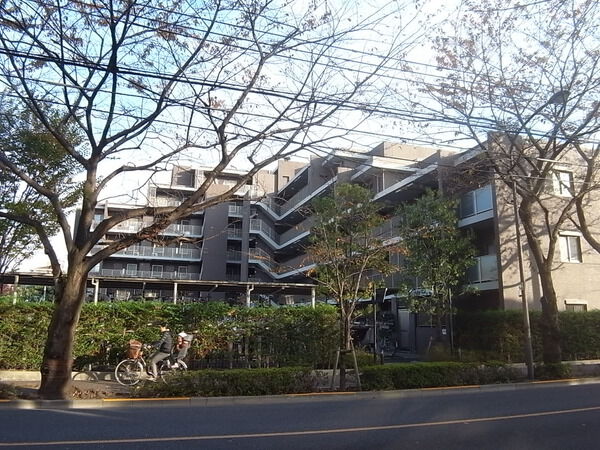 【カサーレ三鷹】外観写真