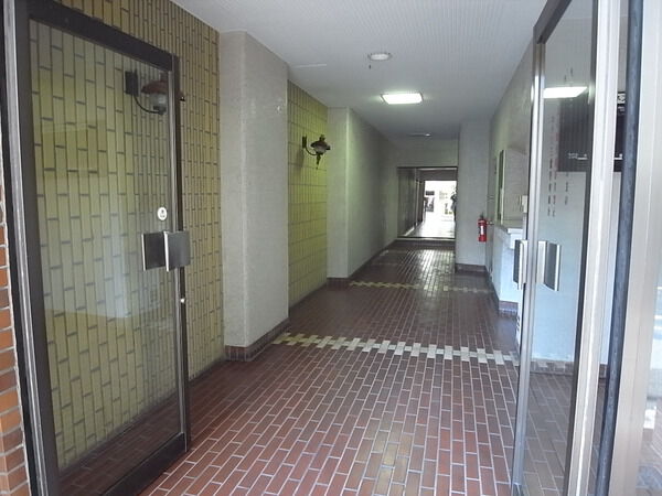 【コトー三鷹】エントランス 【コトー三鷹】エントランス