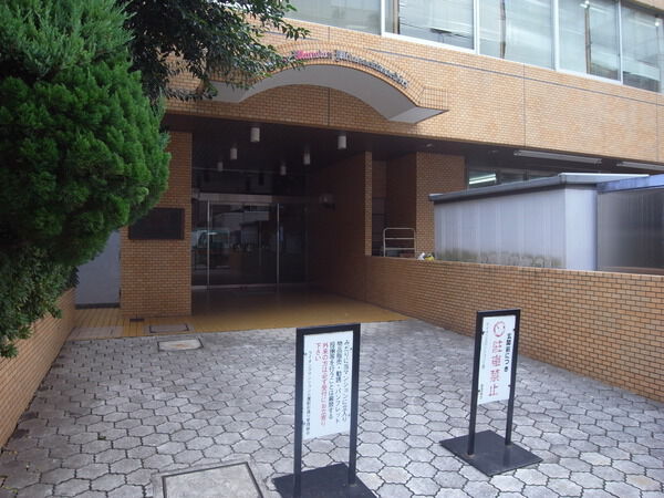 【ライオンズマンション三鷹駅前通り】アプローチ