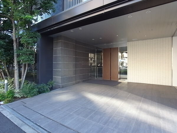 【シティテラス大井仙台坂ヒルトップガーデン】エントランス