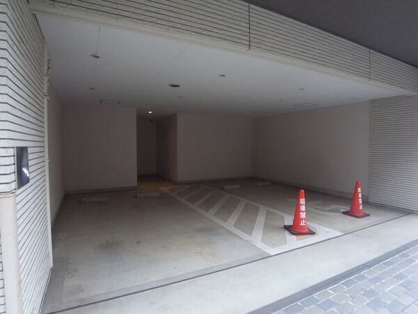 【ルジェンテ大井町】駐車場