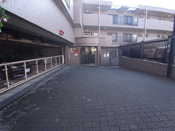 【アドヴァンス北寺尾】エントランス 【アドヴァンス北寺尾】エントランス