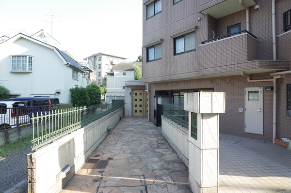 【ナイスアーバン東寺尾中台】エントランス 【ナイスアーバン東寺尾中台】エントランス