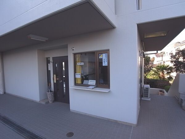 【藤和ライブタウン三ツ池公園】エントランス 【藤和ライブタウン三ツ池公園】エントランス