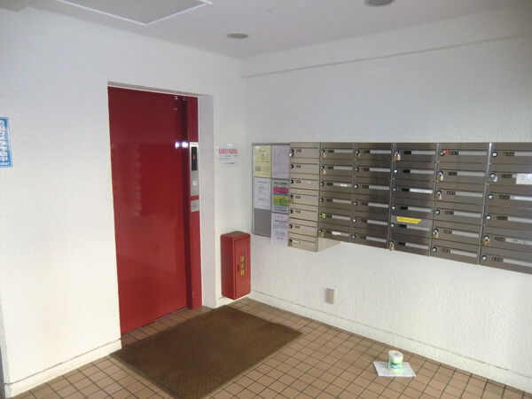 【ＮＩＣハイム山下公園】エントランスホール