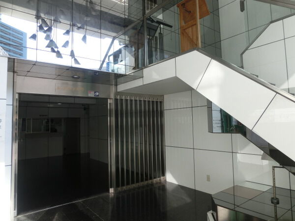 【ルグラン元町】エントランス