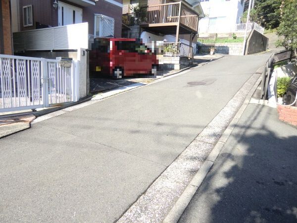 【横浜本牧シティハウス】マンション前面道路