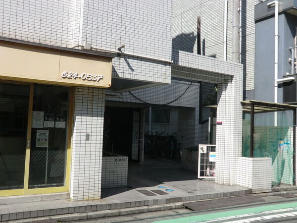【スカイコート横浜山手】エントランス