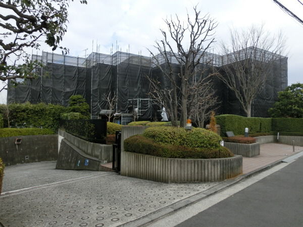 【ノブレスヌーブ横浜山手１‐】外観写真（大規模修繕中）