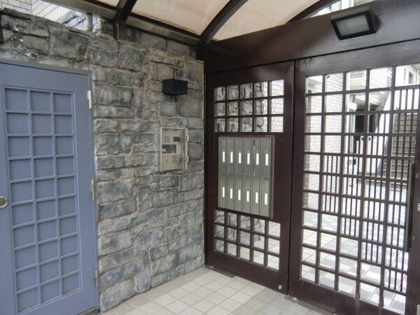 【パークハイム山手台】エントランスホール