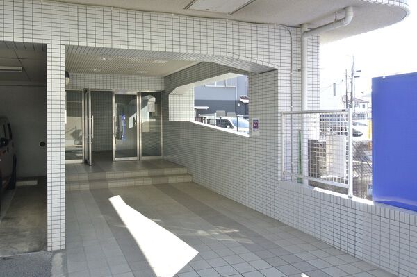【アルカンシェール大宮】エントランス