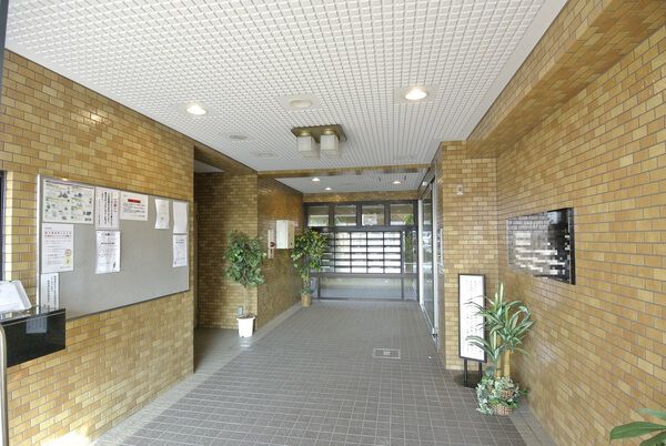 【ライオンズマンション大宮第5】エントランスホール