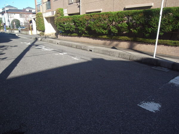 【ヴェルビュ南浦和弐番館】前面道路 【ヴェルビュ南浦和弐番館】前面道路