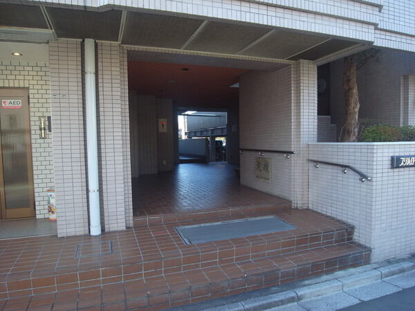 【日建プリムローズ浦和Ⅱ】エントランス