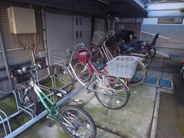 【日建プリムローズ浦和Ⅱ】駐輪場