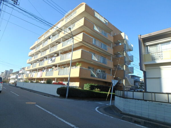 【ハイラーク蕨】外観